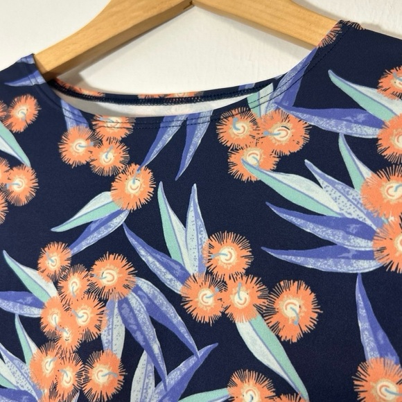 Patagonia Swell Seeker Cropped Rash Guard, size Medium - Picture 2 of 5